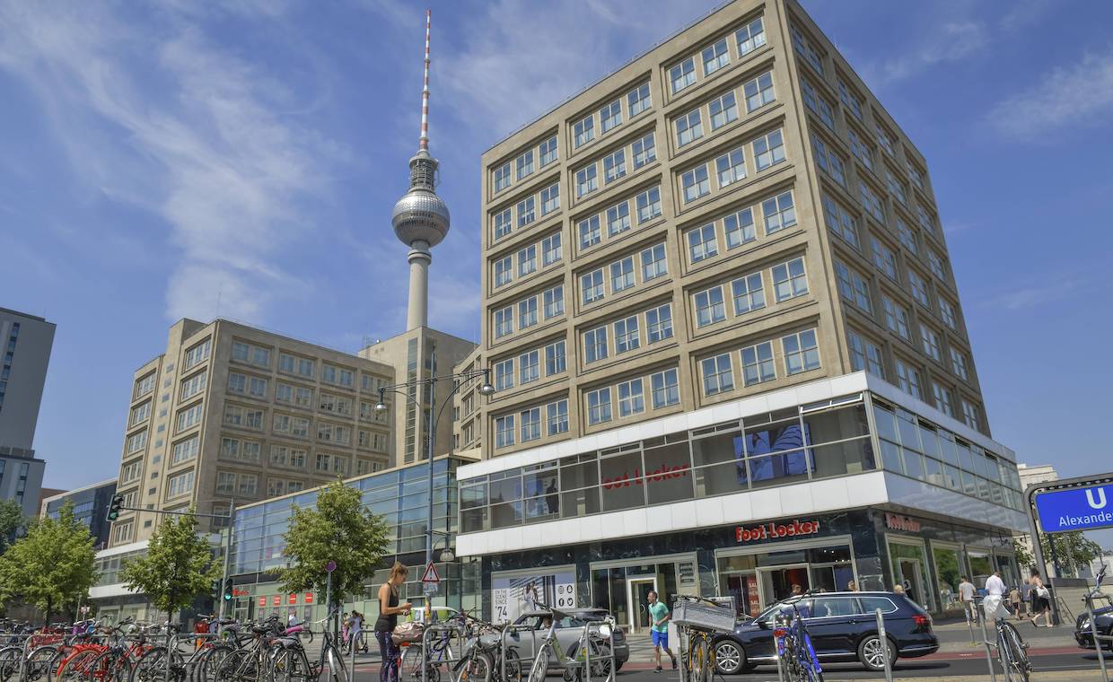 Verpasster Wandel: Landesbank Berlin streicht 635 Jobs und will weitere Tochter verkaufen – FinanceFWD