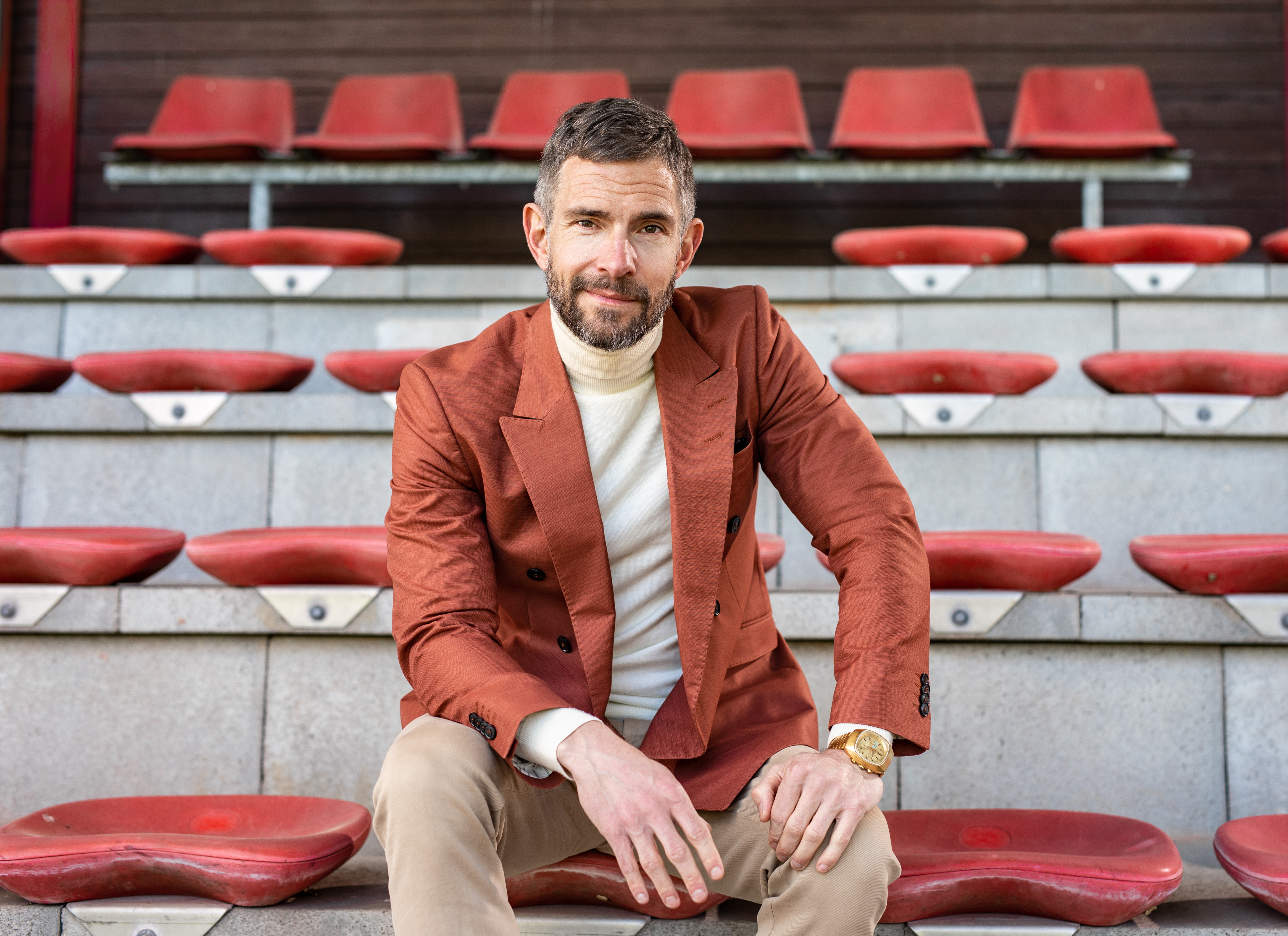 „Früher habe ich mein Geld auf den Kopf gehauen“ – Fernsehmoderator Micky Beisenherz im MONEY MONEY-Podcast – FinanceFWD