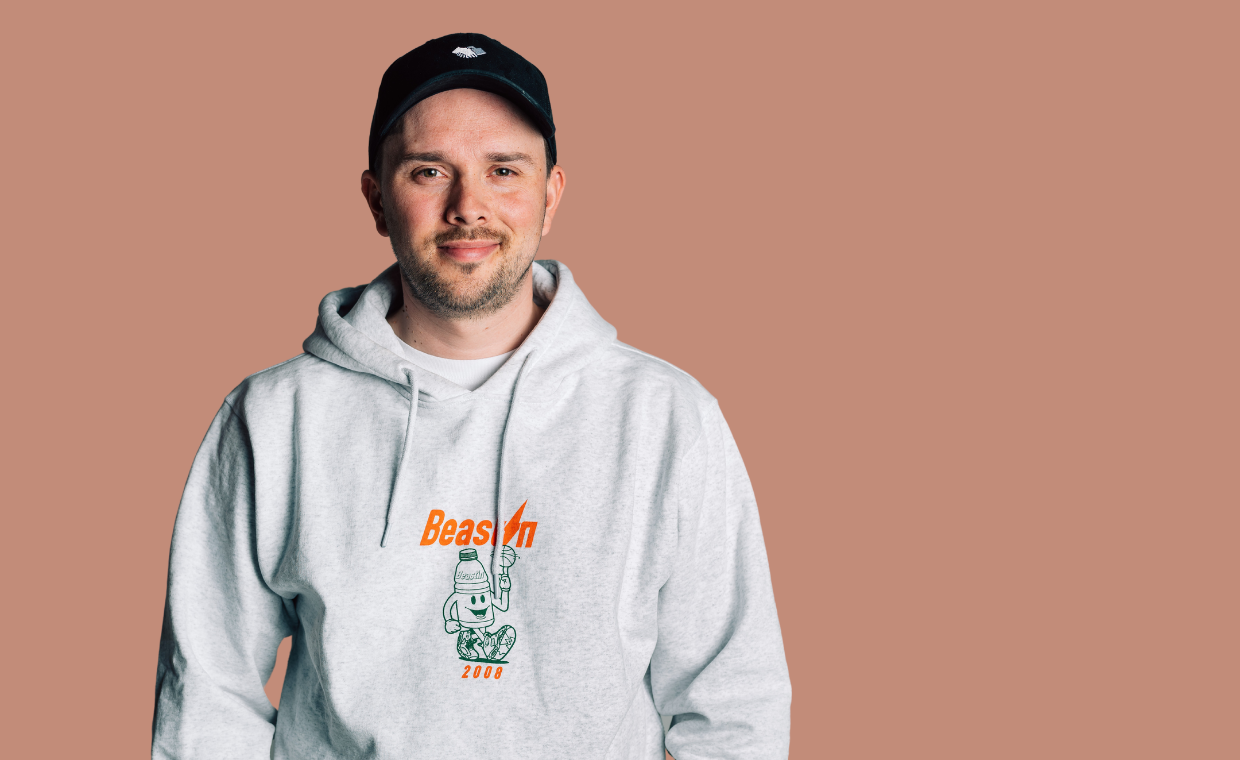 „Ich möchte mein Geld für etwas ausgeben, was ich direkt sehe“ – Moderator und DJ Mitja Lafere im MONEY MONEY-Podcast – FinanceFWD