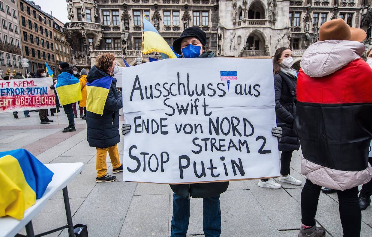 Wie der Westen per Swift-Ausschluss Russland den Geldhahn zudrehen kann – FinanceFWD