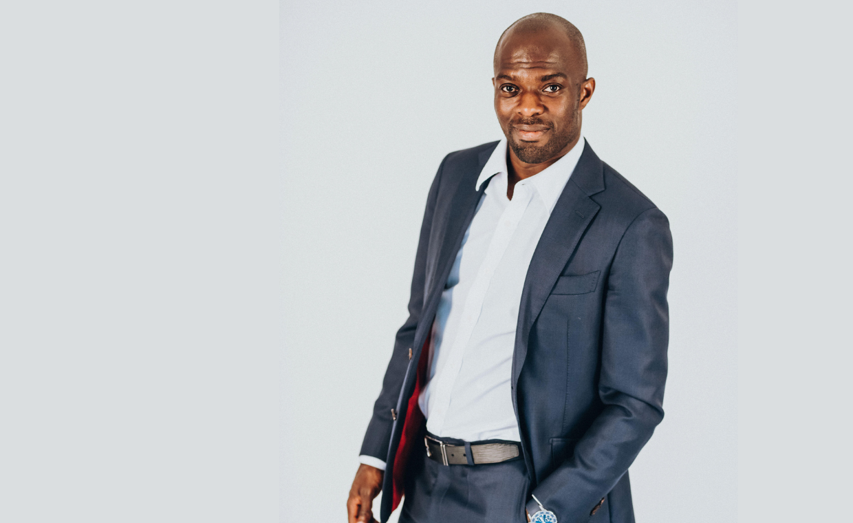 „Jeder denkt, dass Fußballer so reich sind, dass sie nicht mehr arbeiten müssen“ – Ex-Fußballspieler Hans Sarpei im MONEY MONEY-Podcast – FinanceFWD
