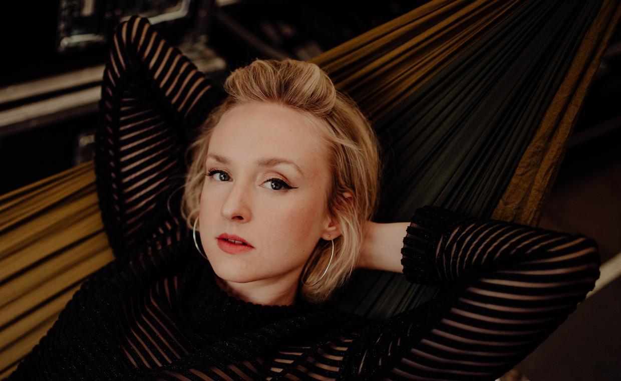 „Die Ausrede, es gäbe nicht genug Frauen, macht mich sauer“ – Leslie Clio im Female Finance Podcast mit Janin Ullmann – FinanceFWD