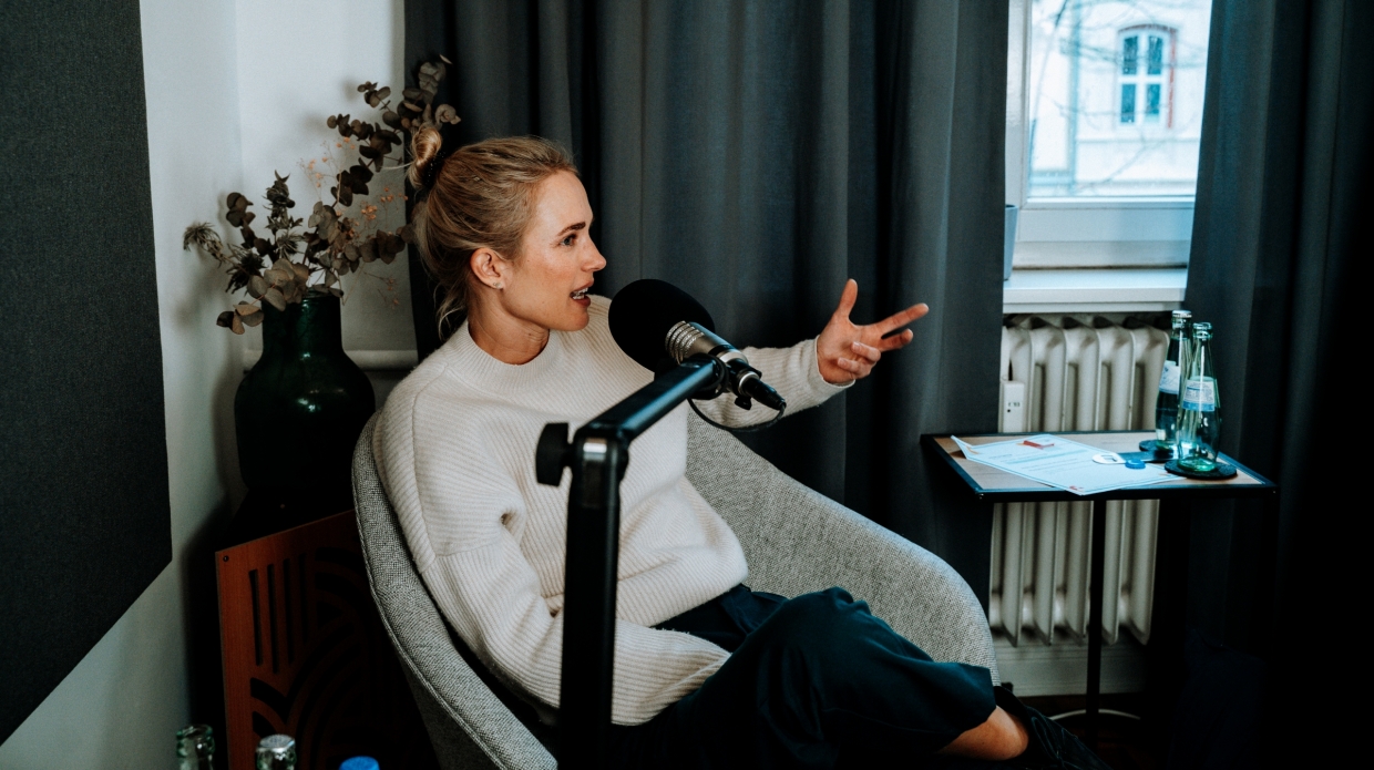 „Wenn du glücklich bist mit dem, was du tust, kommt der Rest von ganz allein“ – Annie Hoffmann im MONEY MONEY-Podcast – FinanceFWD