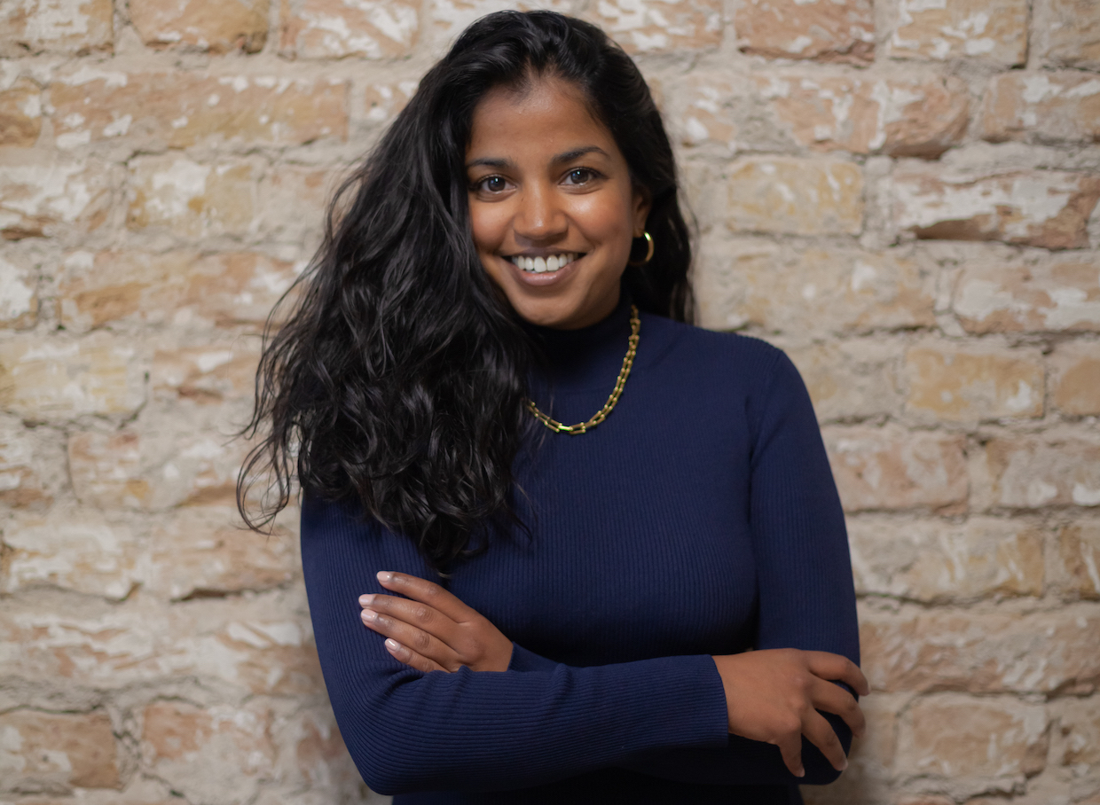 „Ich habe bei Google ‚Startup Berlin‘ eingegeben und bin bei Raisin gelandet“ – 8Returns-Gründerin Nilaxsa Yoganathan im FinanceFWD-Podcast – FinanceFWD