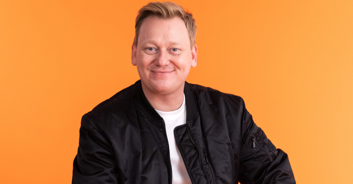 „Reichtum sind für mich Momente, die man sich nicht kaufen kann“ – Knossi im MONEY MONEY-Podcast – FinanceFWD
