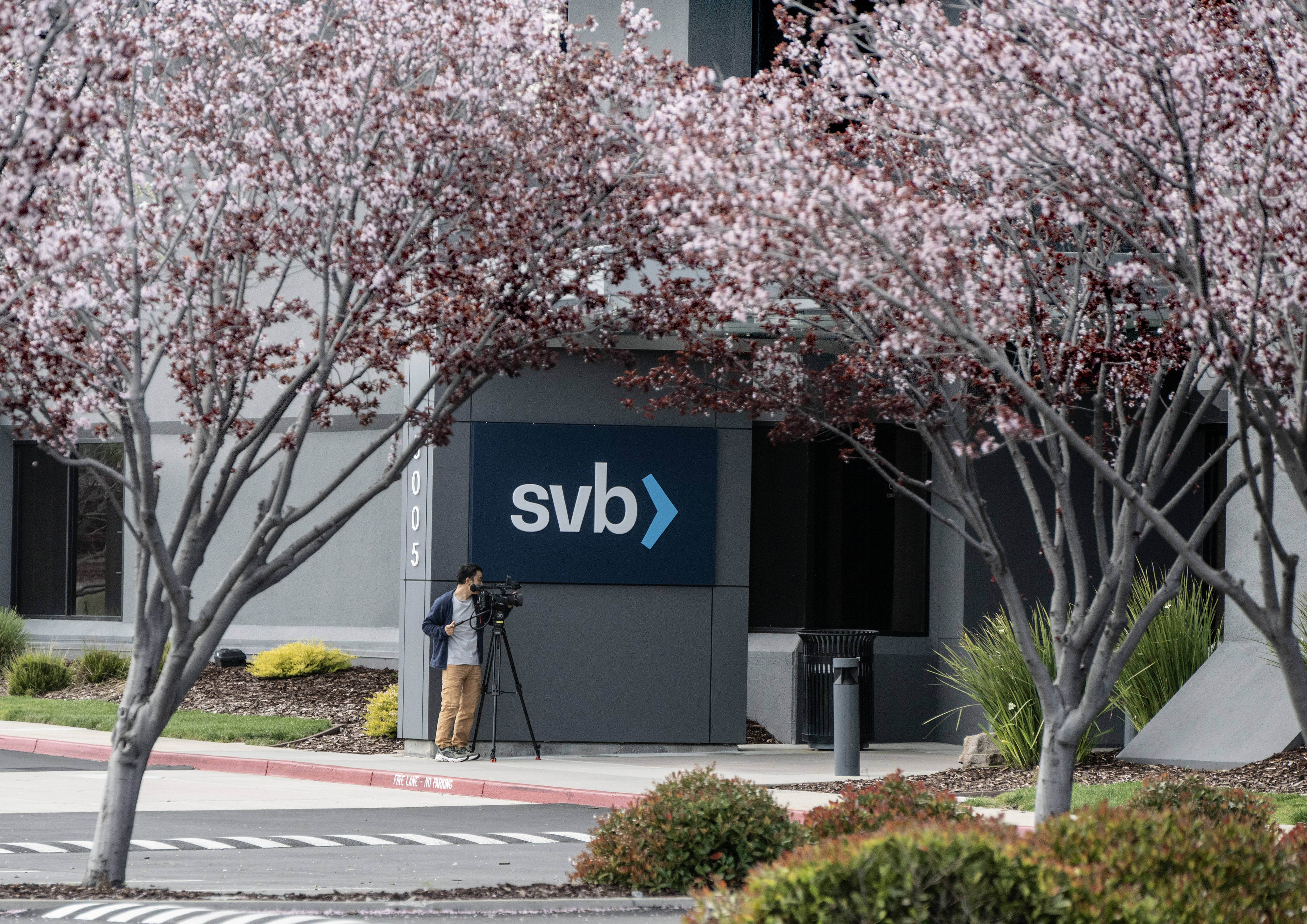 Hoffnung auf eine Rettung: Was folgt auf den Crash der Silicon Valley Bank? – FinanceFWD