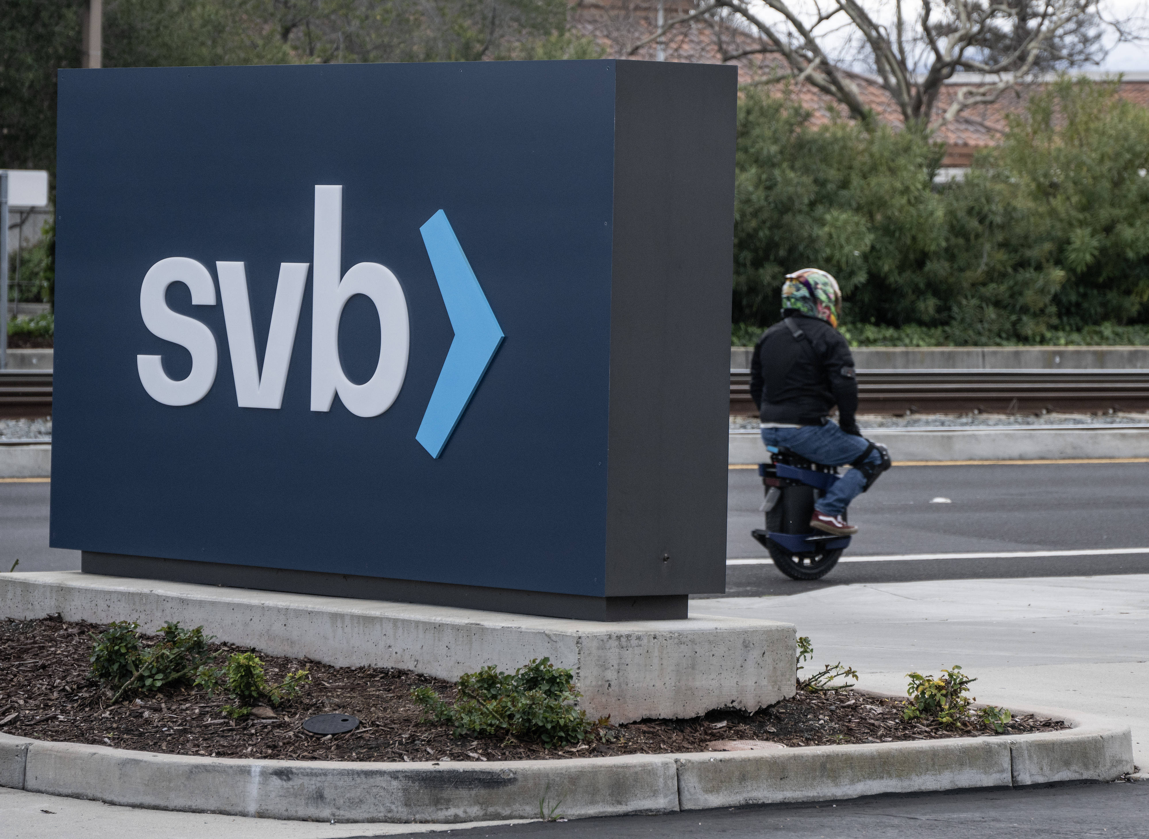 Die Rolle der US-Zentralbank nach dem Crash der Silicon Valley Bank – FinanceFWD
