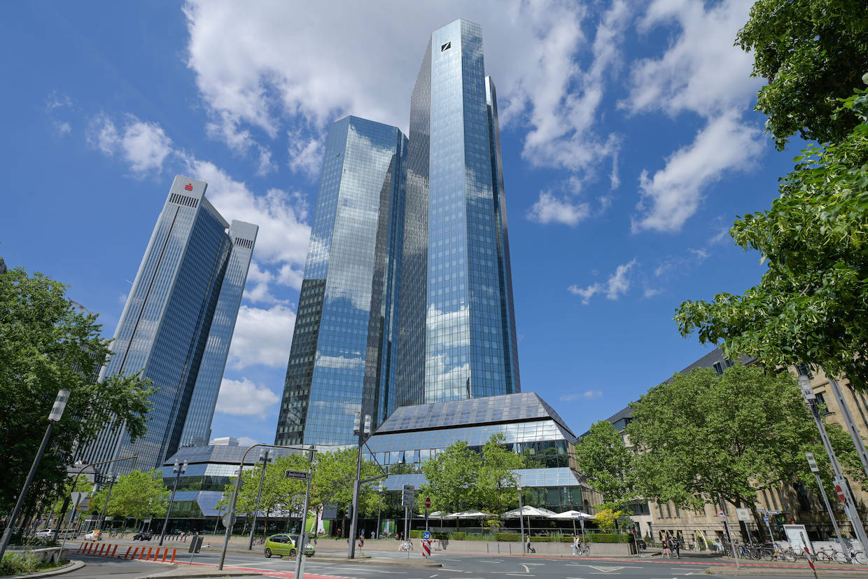 Will die Deutsche Bank beim Neobroker Scalable Capital einsteigen? – FinanceFWD