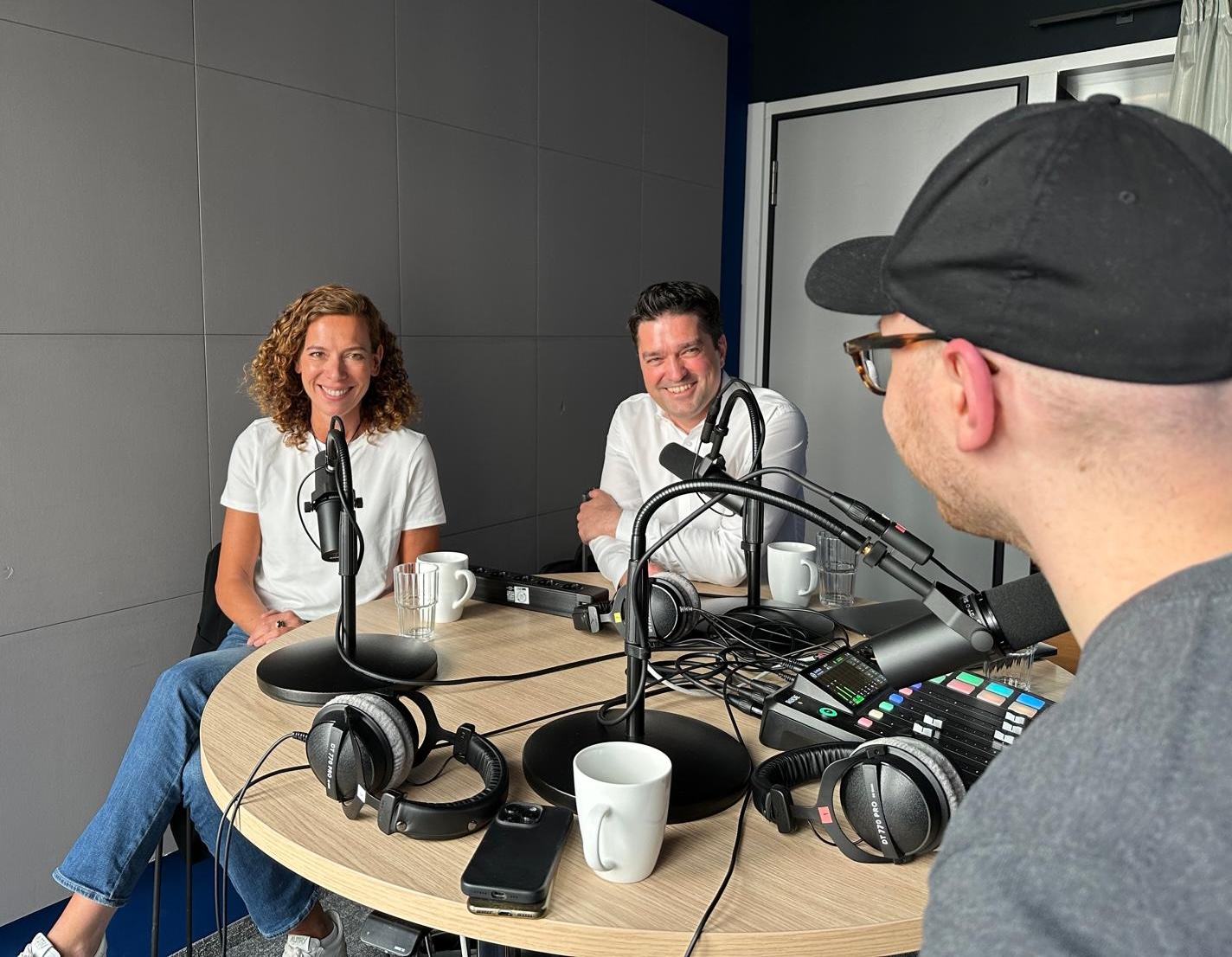 „Wir konnten keine zwei Jahre auf eine Bank warten“ – Banxware-Gründerin Miriam Wohlfarth und Hypovereinsbank-Manager Sven Stipković im Finance-FWD-Podcast – FinanceFWD