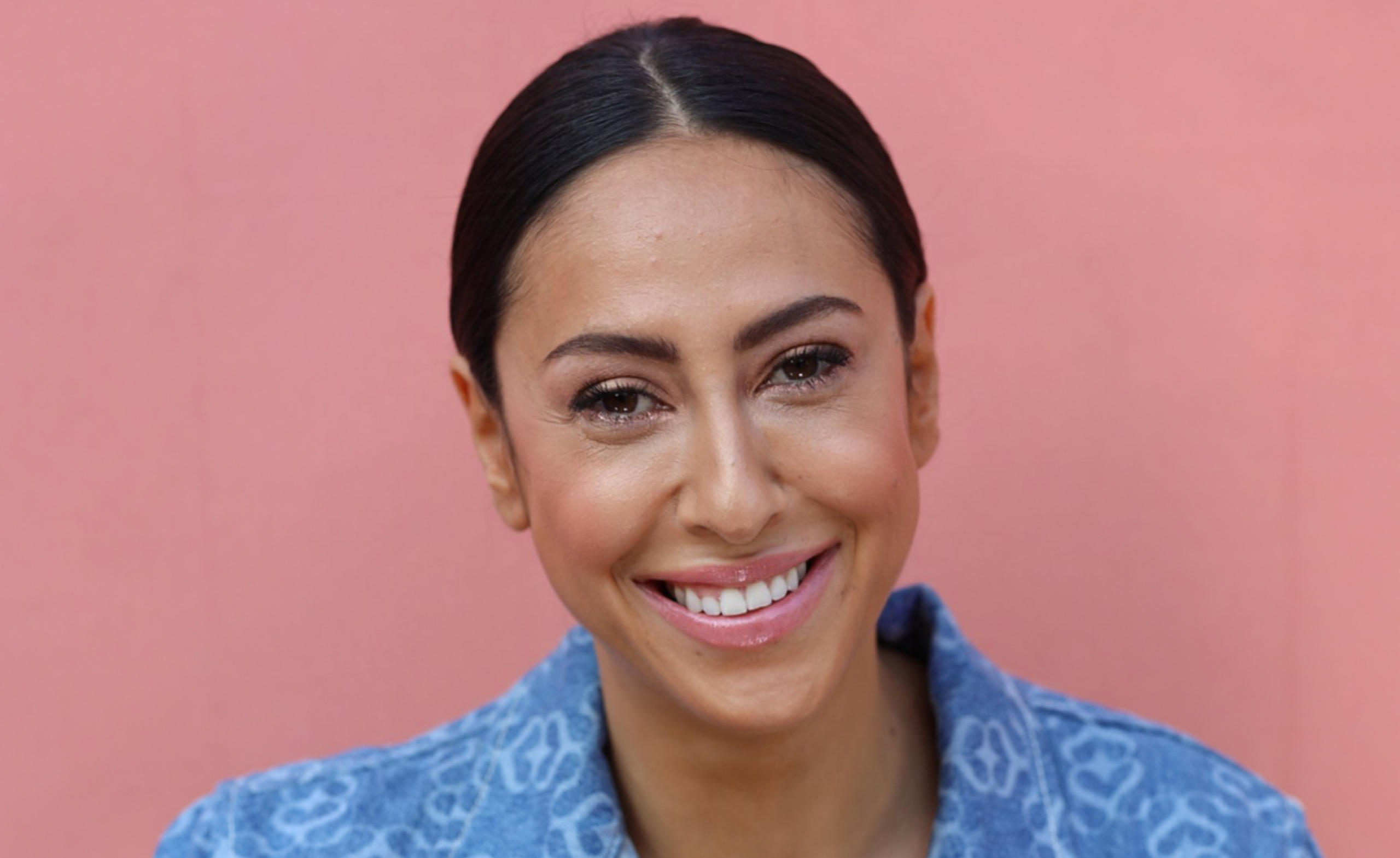 „Meine Mama hat genau so lange gearbeitet wie mein Papa – doch von ihrer Rente kann sie nicht leben“ – Melissa Khalaj im Female Finance Podcast – FinanceFWD