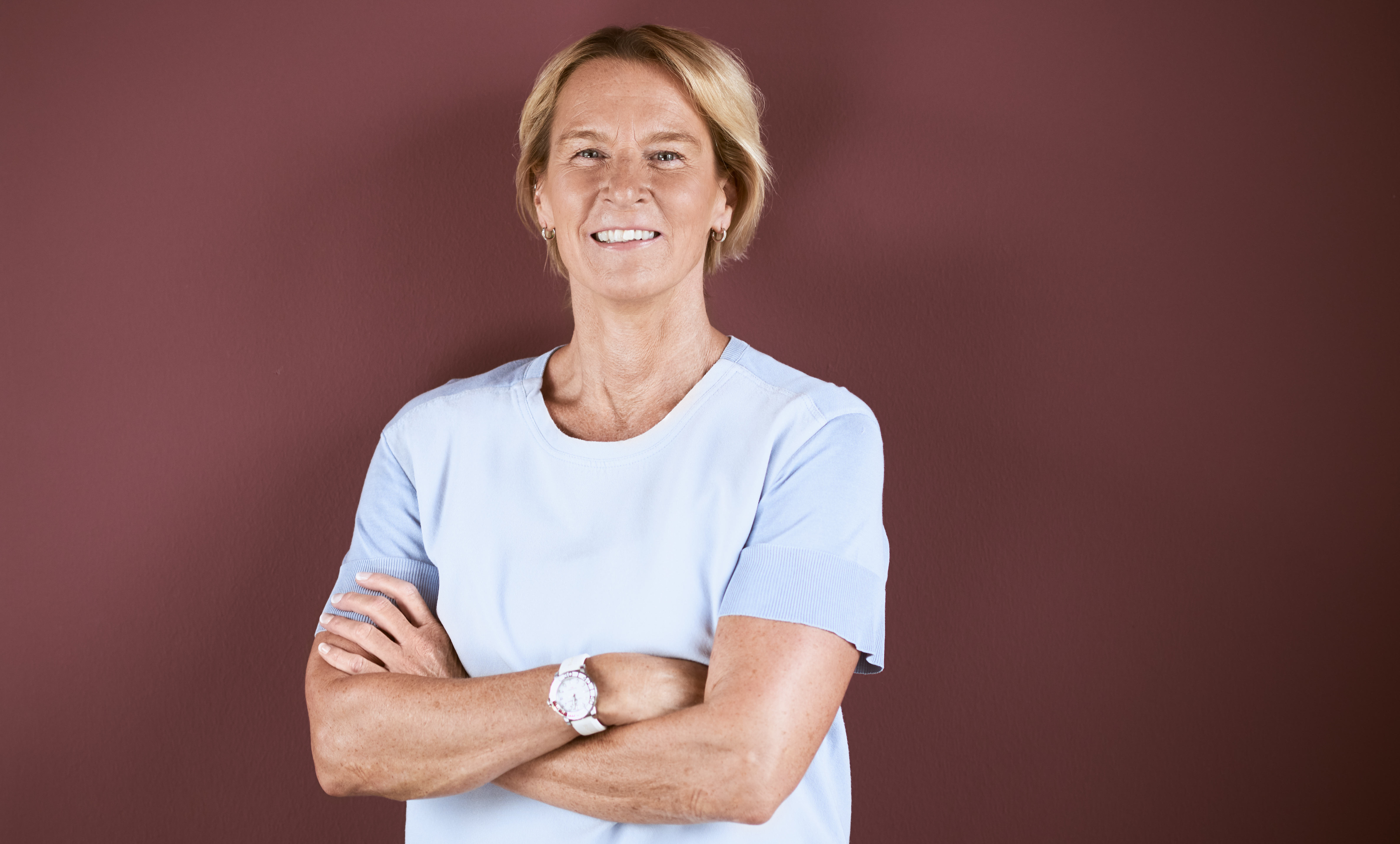 „Das war wie eine Tsunami-Welle, die uns überrollt hat“ – Martina Voss-Tecklenburg im Female Finance Podcast – FinanceFWD